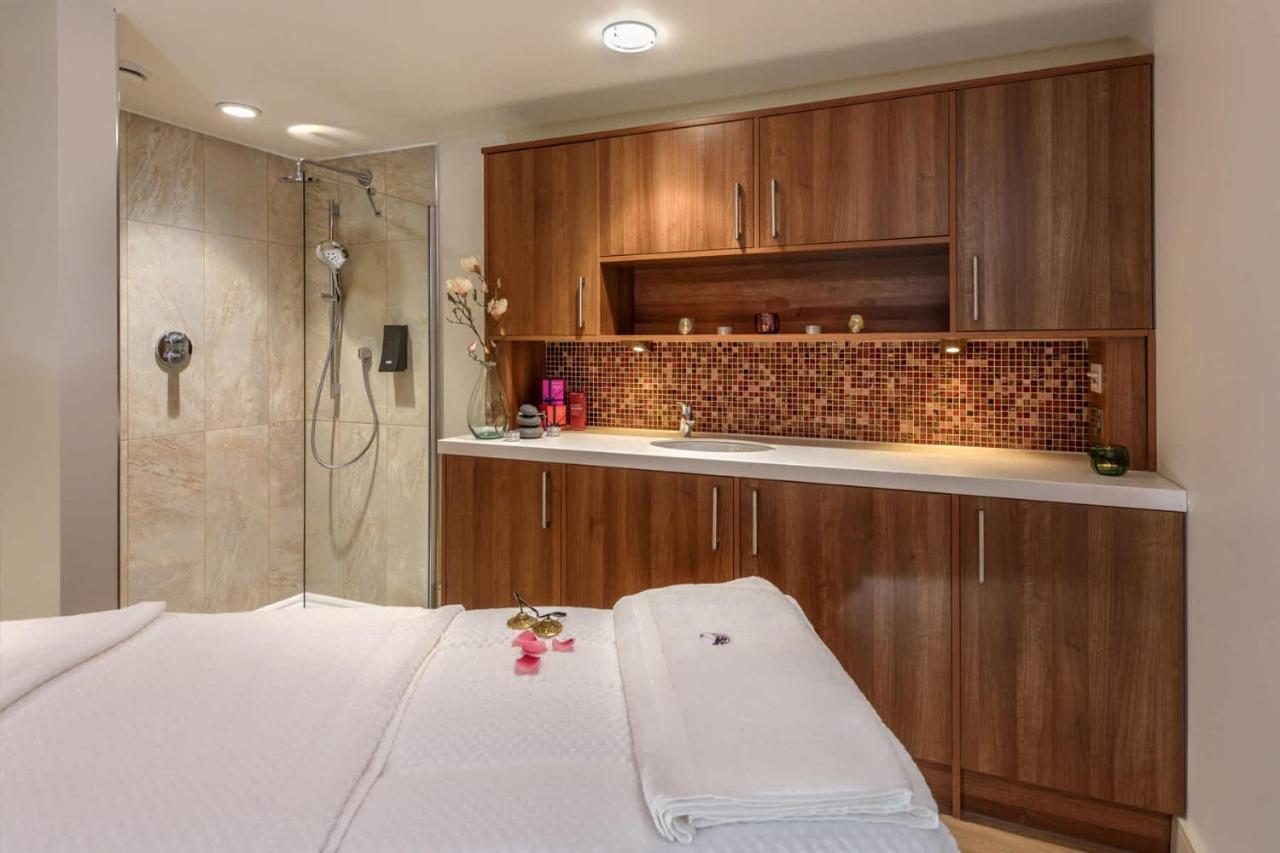 Spacious Primrose Lodge For 6 With Hot Tub At A Spa Resort Chudleigh Luaran gambar