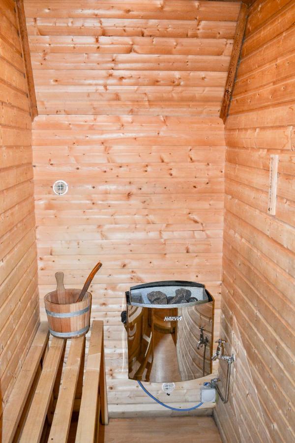 Spacious Primrose Lodge For 6 With Hot Tub At A Spa Resort Chudleigh Luaran gambar