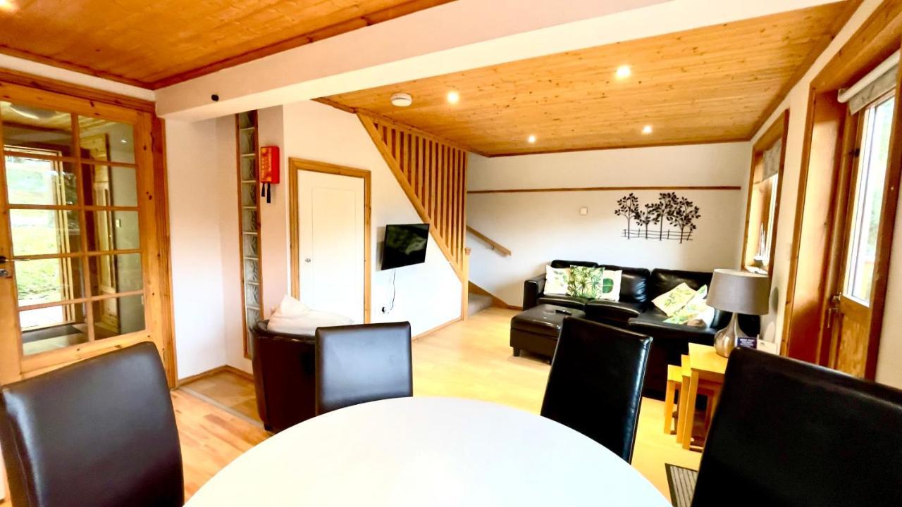 Spacious Primrose Lodge For 6 With Hot Tub At A Spa Resort Chudleigh Luaran gambar