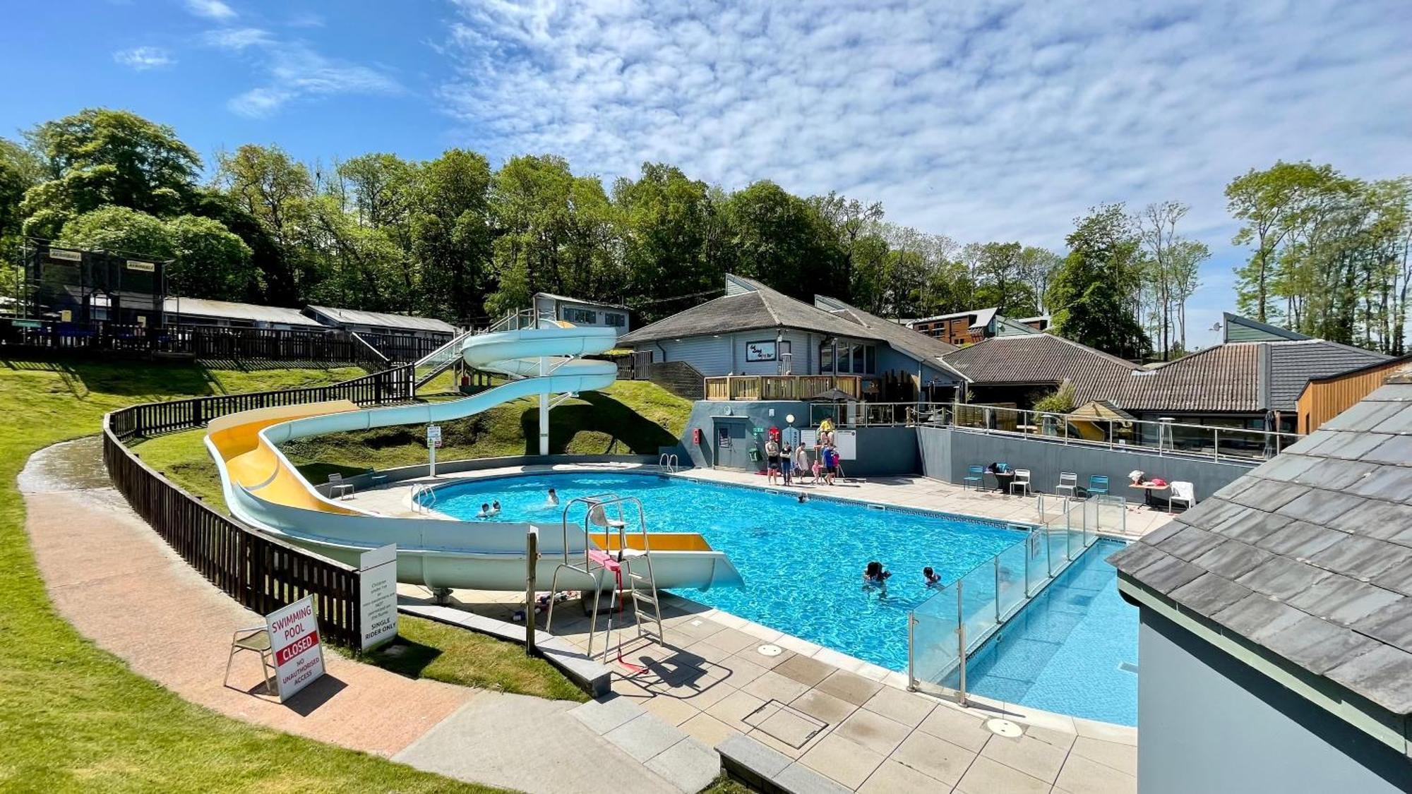 Spacious Primrose Lodge For 6 With Hot Tub At A Spa Resort Chudleigh Luaran gambar